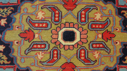 Antique Serapi Persian Rug - Central Medallion